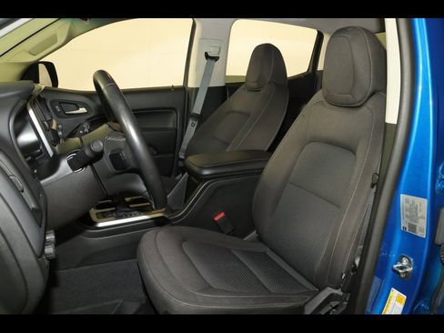 Used 2022 Chevrolet Colorado LT w/ LT Convenience Package image 21