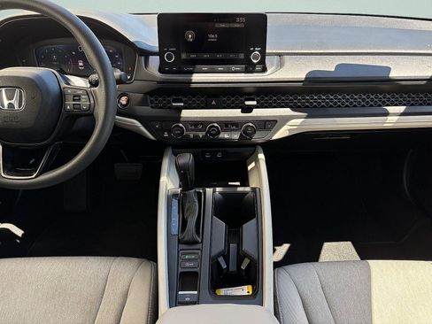 Used 2024 Honda Accord EX image 31