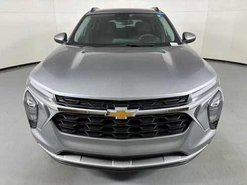 Used 2024 Chevrolet Trax LT image 4