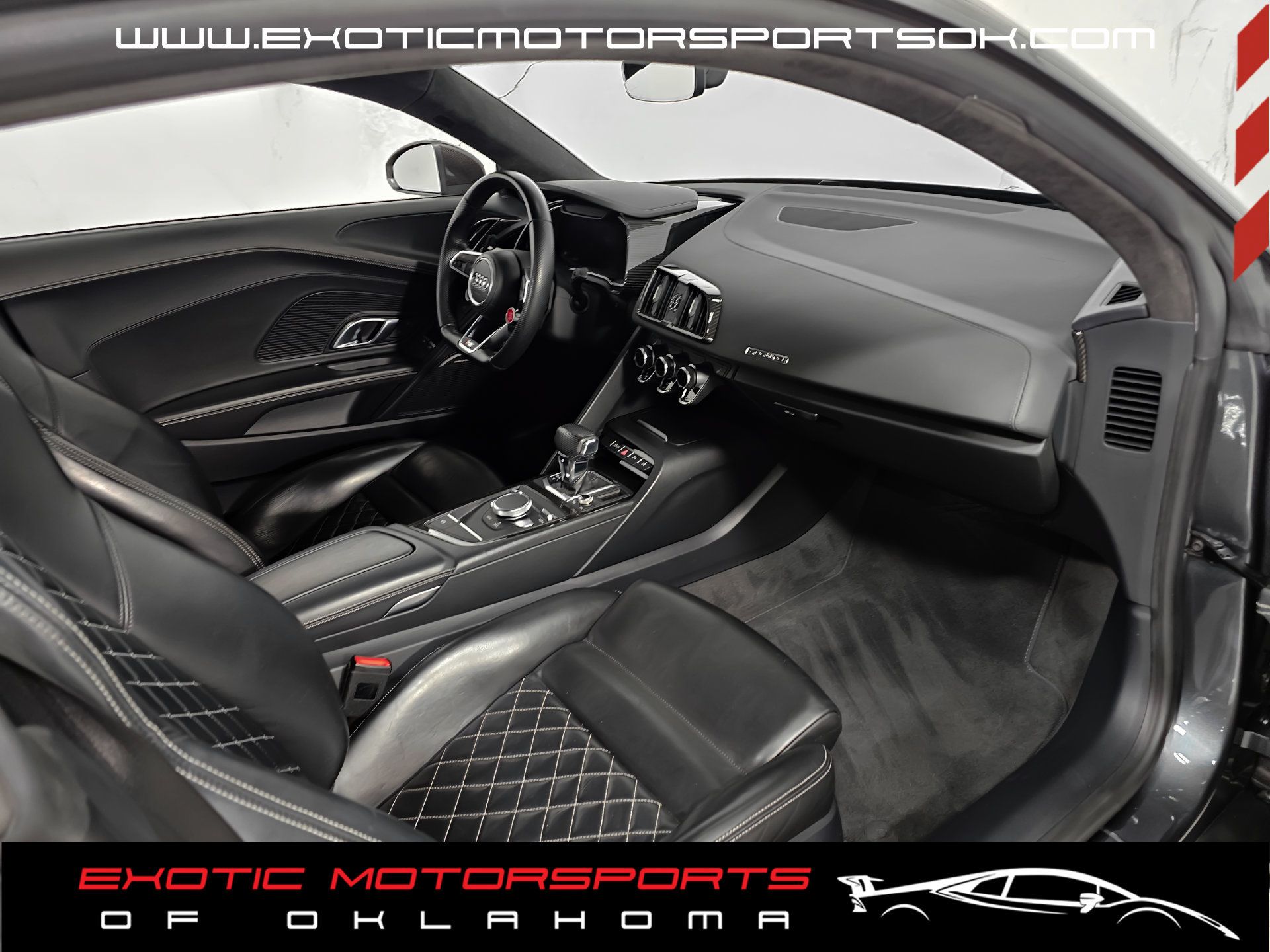 Used 2017 Audi R8 V10 w/ Carbon Exterior Package AWD/4WD image 15