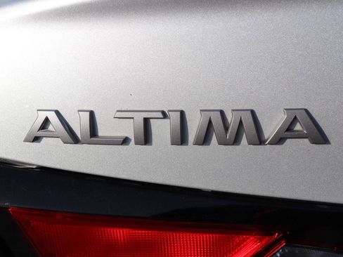 Used 2024 Nissan Altima 2.5 SV image 51