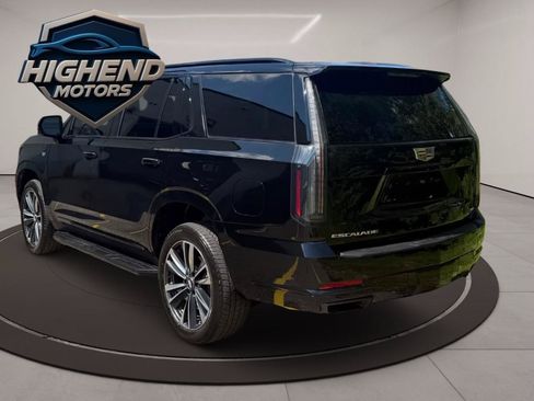 Used 2025 Cadillac Escalade Sport w/ LPO, Floor Liner Package AWD/4WD image 4