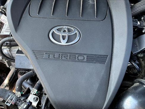 Used 2023 Toyota Highlander Platinum AWD/4WD image 32