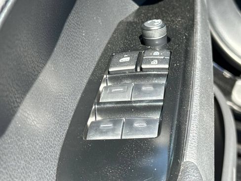 New 2026 Toyota Camry Hybrid FWD image 19