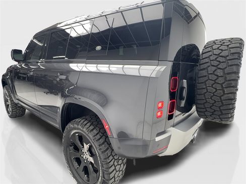 Used 2022 Land Rover Defender 110 SE image 10