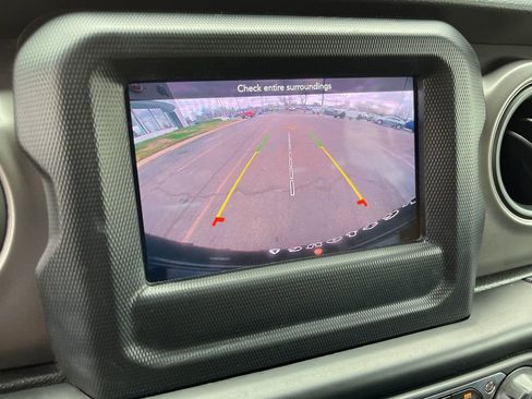 Used 2022 Jeep Wrangler Unlimited Sport image 33