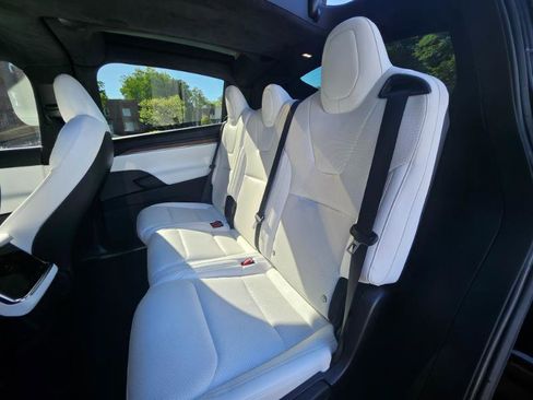 Used 2023 Tesla Model X image 58