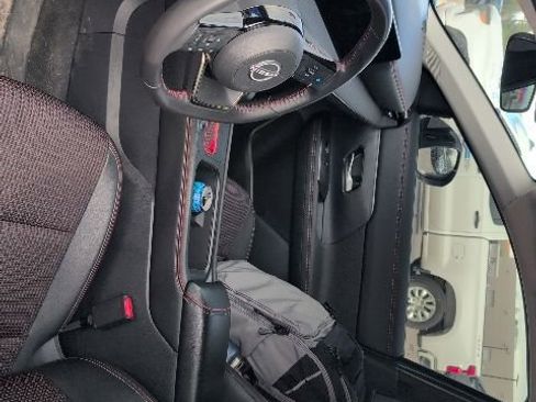 Used 2025 Nissan Kicks SR AWD/4WD image 10