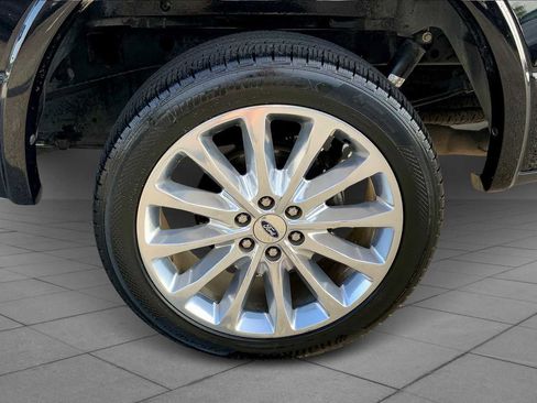 Used 2019 Ford F150 Limited w/ Trailer Tow Package image 11