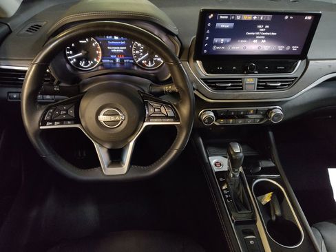 Used 2023 Nissan Altima 2.5 SV w/ SV Premium Package FWD image 22
