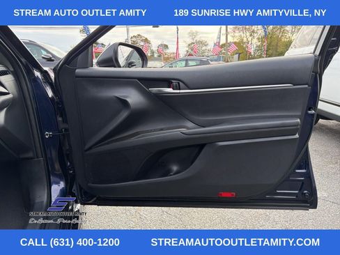 Used 2022 Toyota Camry SE FWD image 14