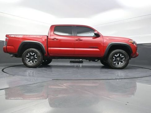 Used 2022 Toyota Tacoma TRD Off-Road w/ Technology Package AWD/4WD image 37