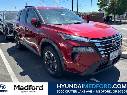 Used 2025 Nissan Rogue SV AWD/4WD image 1