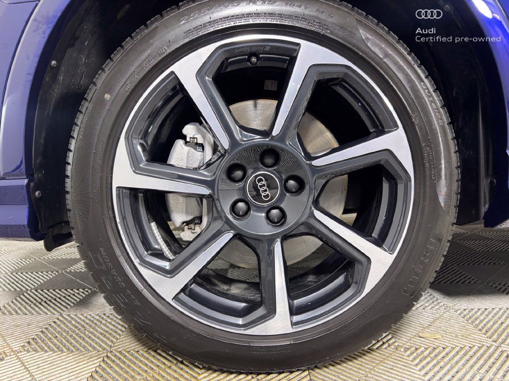 Certified 2025 Audi Q3 2.0T Premium Plus w/ Premium Plus Package AWD/4WD image 31