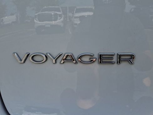 Certified 2023 Chrysler Voyager LX FWD image 31