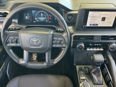 Used 2025 Toyota Tacoma SR5 AWD/4WD image 15
