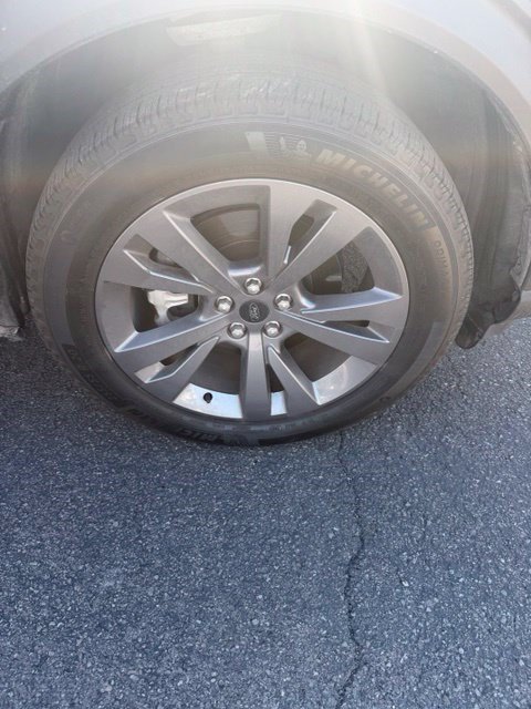 Used 2024 Ford Explorer XLT w/ Equipment Group 202A AWD/4WD image 12