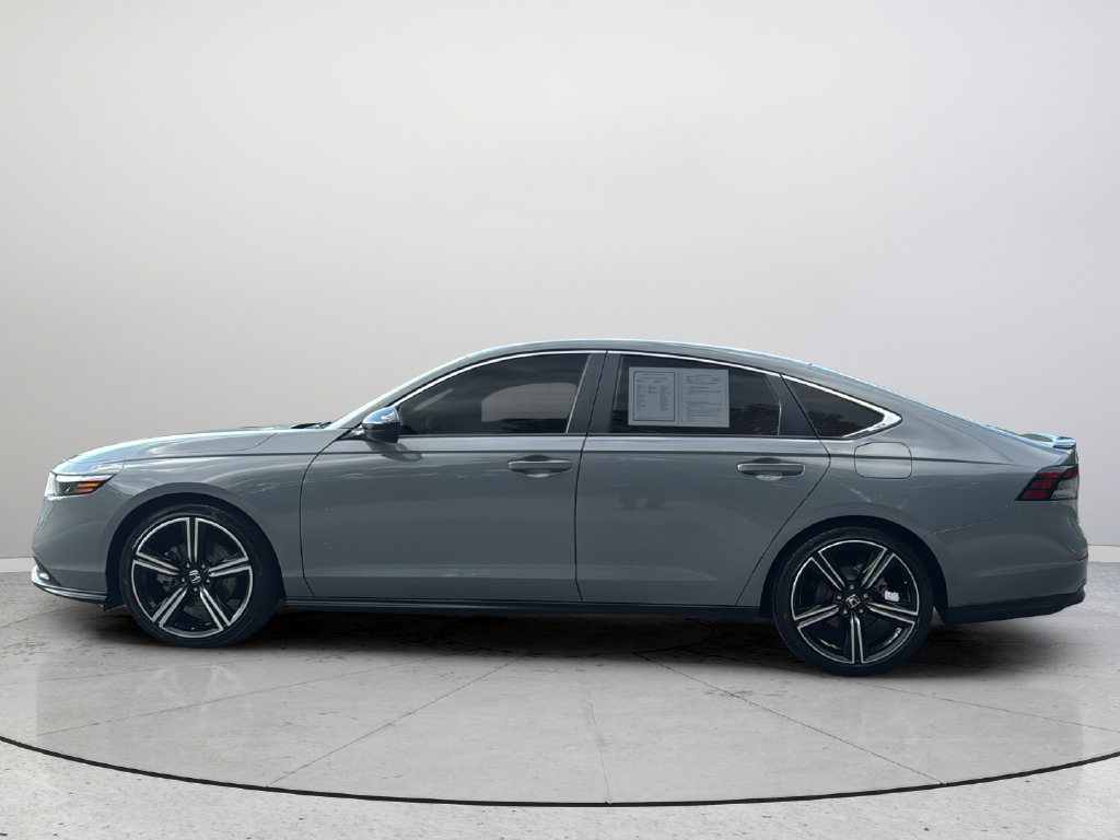Used 2025 Honda Accord Sport image 5