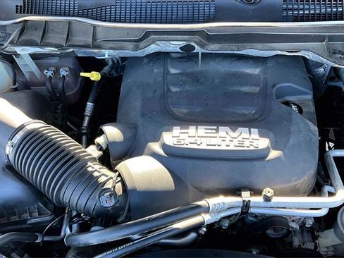 Used 2017 RAM 2500 Tradesman w/ Chrome Appearance Group image 32