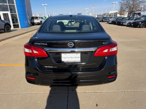 Used 2019 Nissan Sentra SV image 3