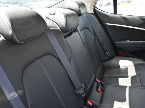 Used 2025 Genesis G70 2.5T RWD image 34