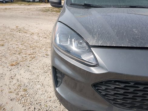 Used 2022 Ford Escape S image 10