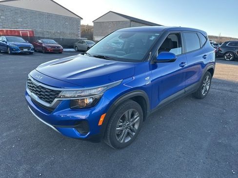 Used 2023 Kia Seltos LX image 1