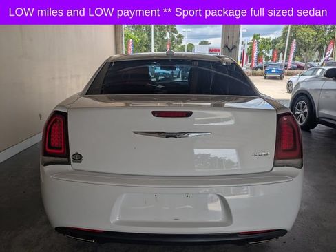 Used 2018 Chrysler 300 Touring w/ Sport Appearance Package RWD image 5