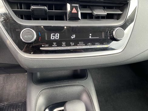 Used 2024 Toyota Corolla LE image 18