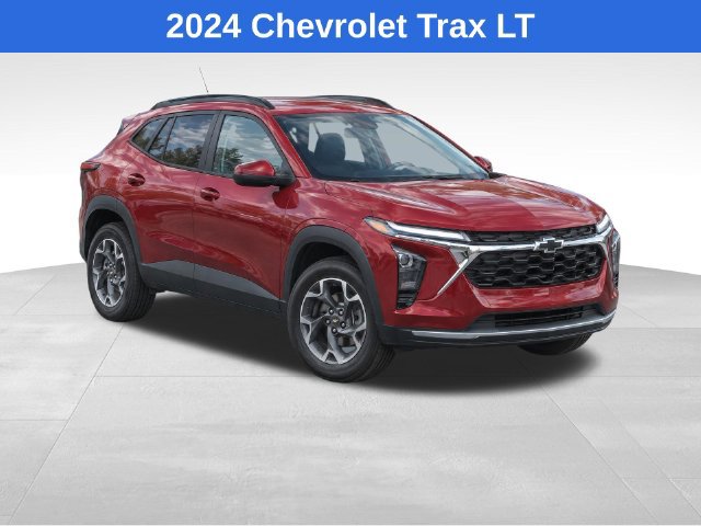 Used 2024 Chevrolet Trax LT w/ LT Convenience Package FWD image 2