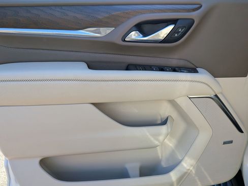 Used 2021 GMC Yukon XL Denali image 11