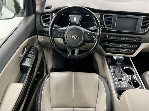 Used 2020 Kia Sedona SX image 21