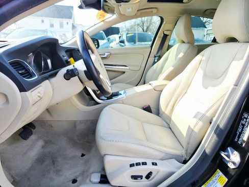 Used 2015 Volvo S60 T5 Premier w/ Convenience Package image 17