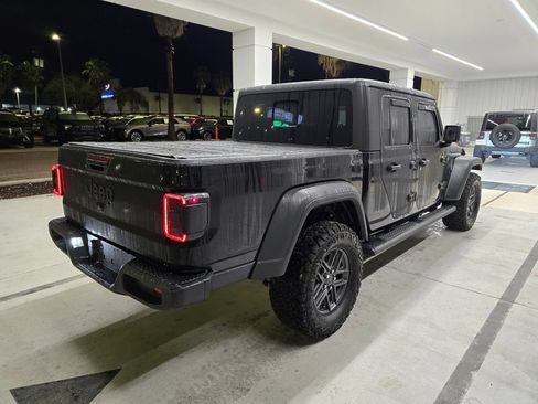 Used 2025 Jeep Gladiator Sport AWD/4WD image 7