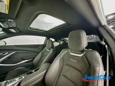 Used 2022 Chevrolet Camaro ZL1 RWD image 34