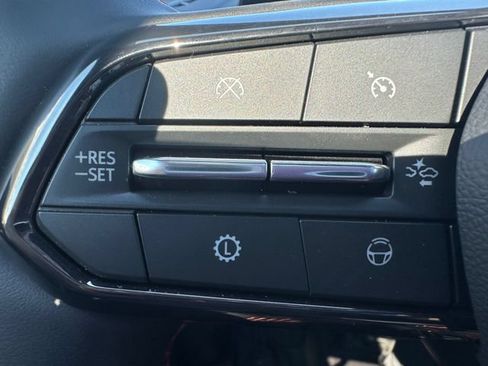 Used 2026 Chevrolet Traverse RS AWD/4WD image 13