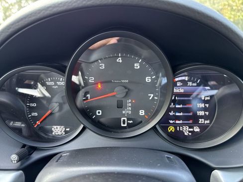 Used 2025 Porsche 718 Cayman image 19