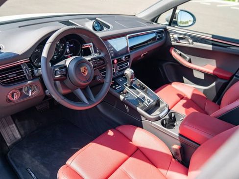 New 2026 Porsche Macan Turbo AWD/4WD image 4