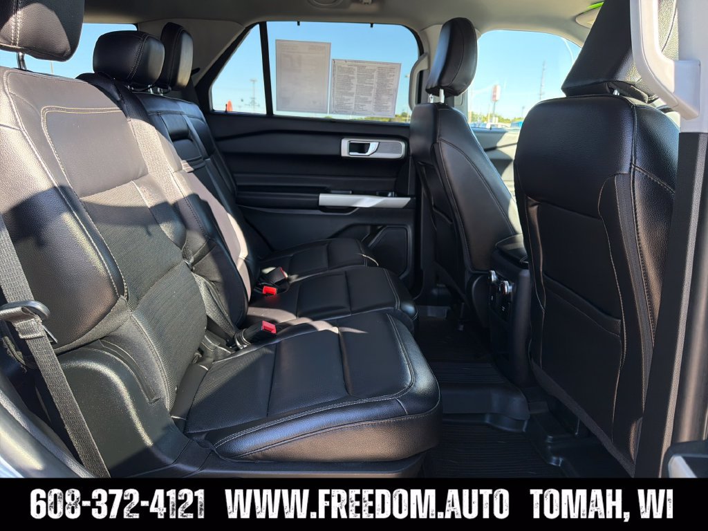 Used 2021 Ford Explorer Limited w/ Equipment Group 301A AWD/4WD image 33