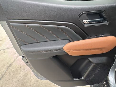 Used 2025 GMC Canyon AT4 AWD/4WD image 15