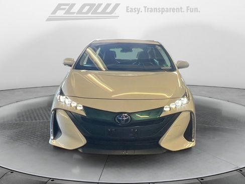 Used 2019 Toyota Prius Prime Premium image 3