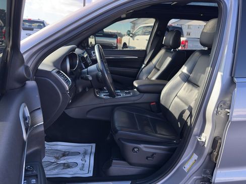 Used 2020 Jeep Grand Cherokee Limited w/ Luxury Group II image 18