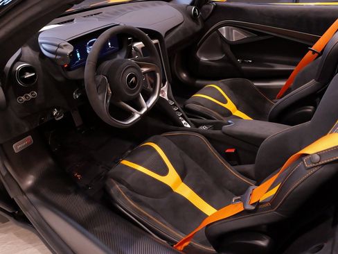 Used 2024 McLaren 750S Spider image 31