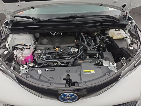 Certified 2025 Toyota Sienna Limited FWD image 31