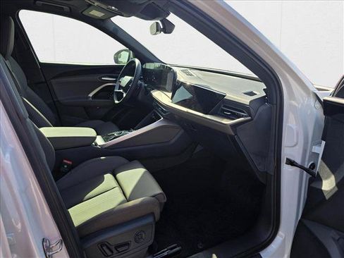 New 2025 Audi Q5 Premium Plus w/ Premium Plus AWD/4WD image 12