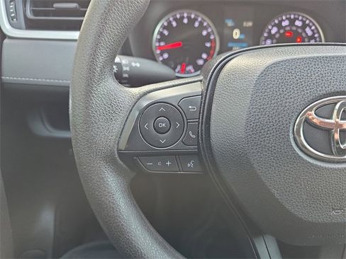 Used 2020 Toyota RAV4 LE image 19