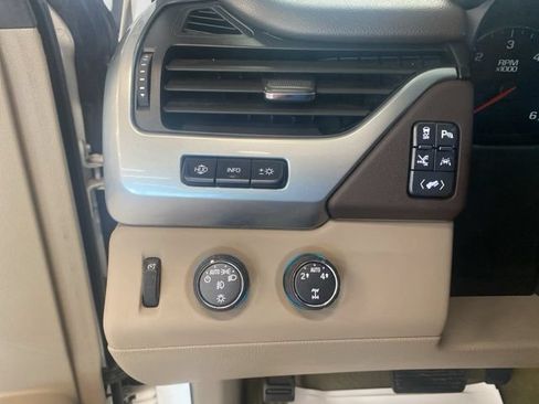 Used 2016 Chevrolet Tahoe LTZ AWD/4WD image 14