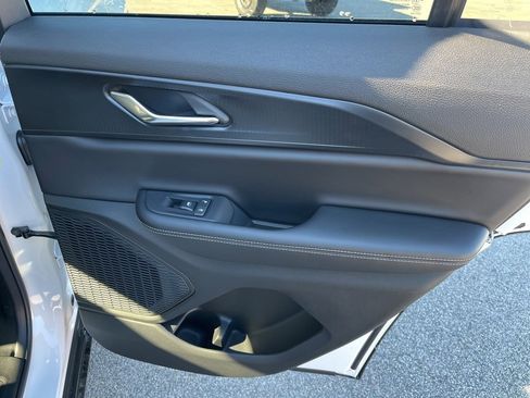 New 2025 Jeep Grand Cherokee Altitude image 12