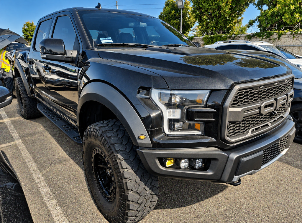 Used 2020 Ford F150 Raptor w/ Equipment Group 802A Luxury AWD/4WD image 2