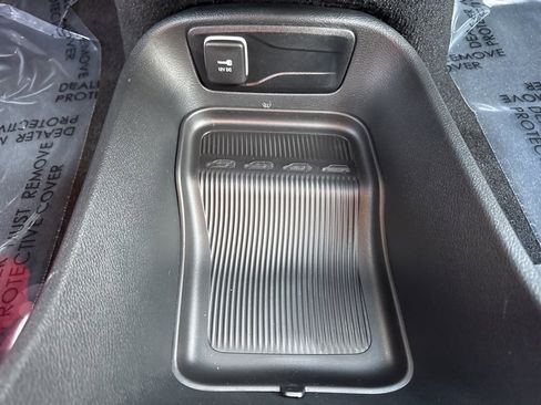 New 2026 Chrysler Pacifica Select image 18